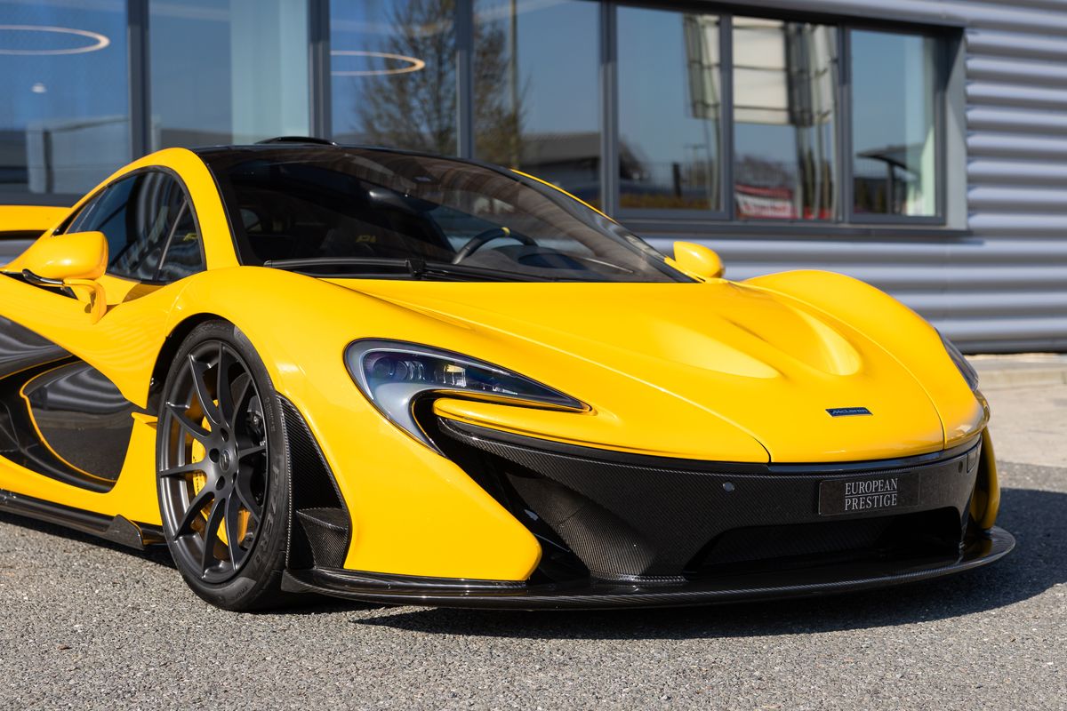 2015 McLaren P1