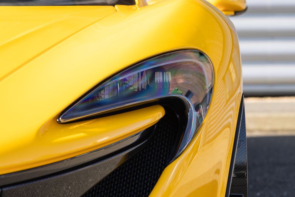 2015 McLaren P1