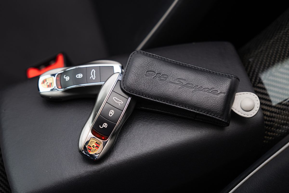 2015 Porsche 918 Spyder