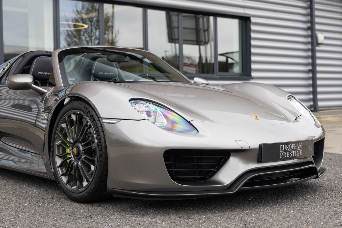 2015 Porsche 918 Spyder
