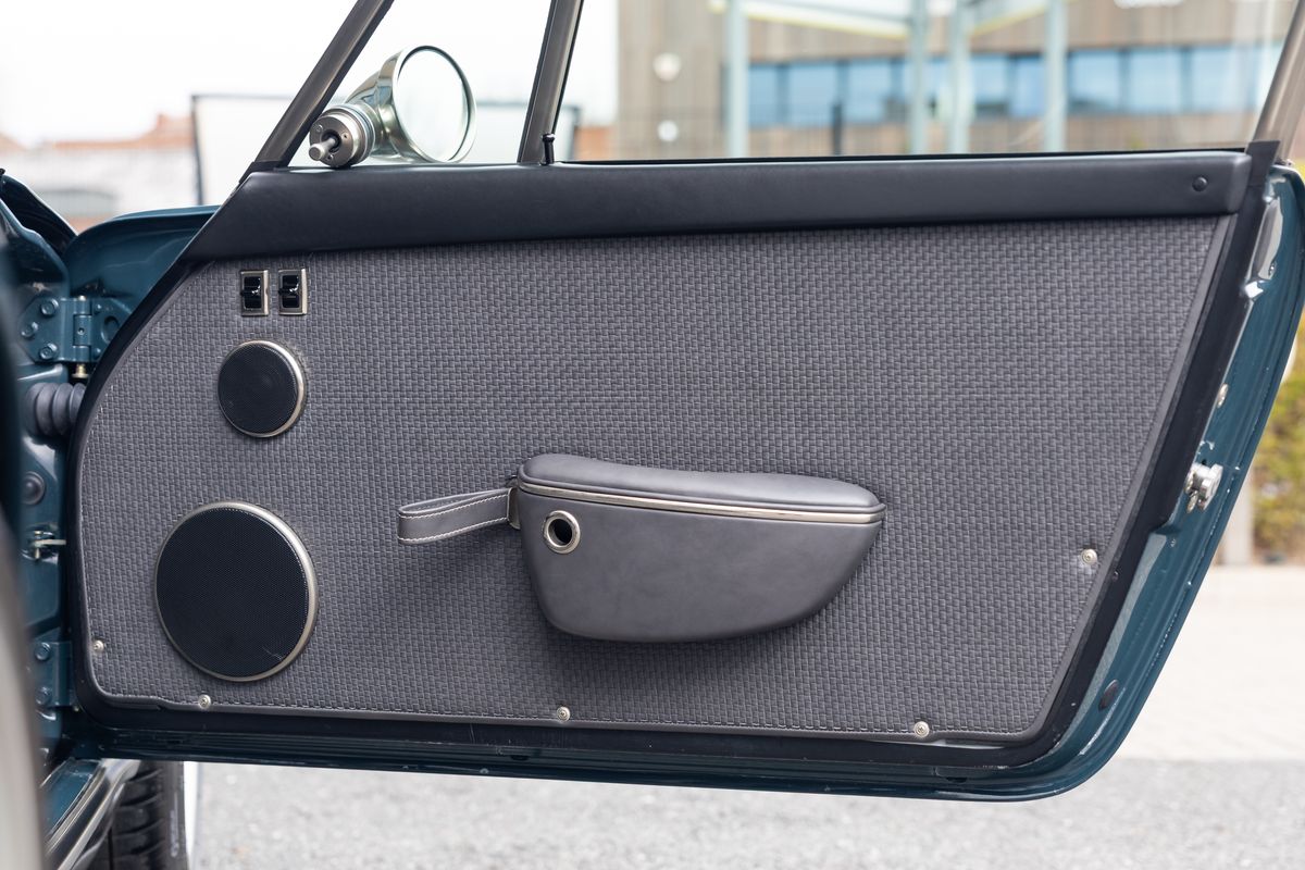 Porsche 911 Reimagined By Singer "Classic Study"