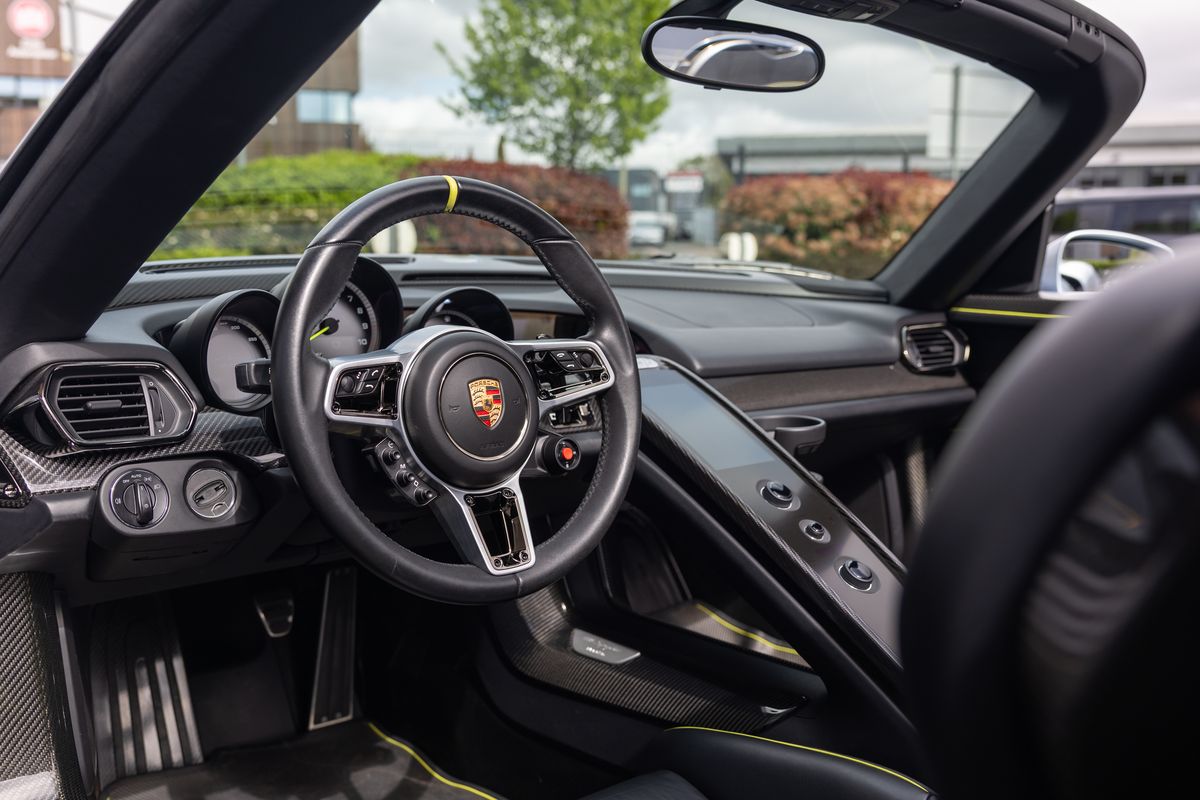 2015 Porsche 918 Spyder