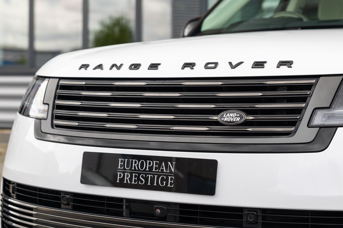2025 Land Rover Range Rover SV P615 LWB