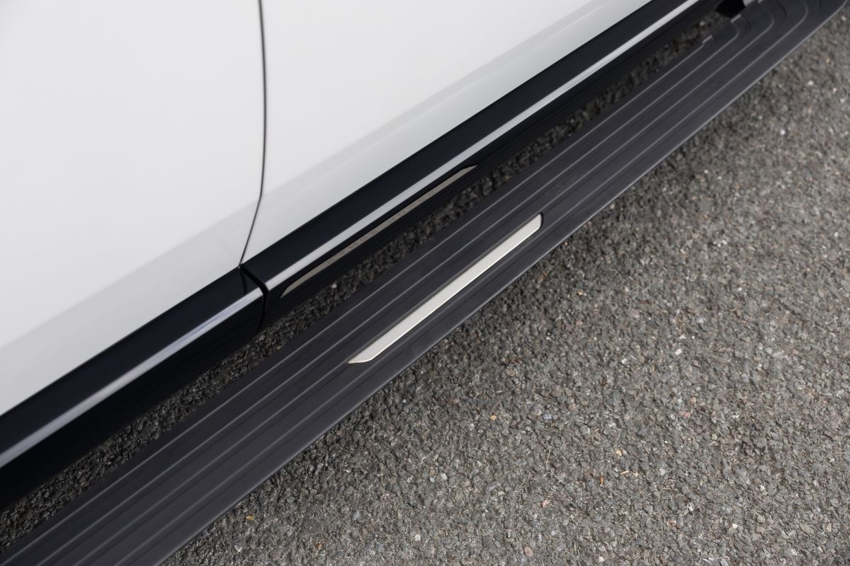 2025 Land Rover Range Rover SV P615 LWB