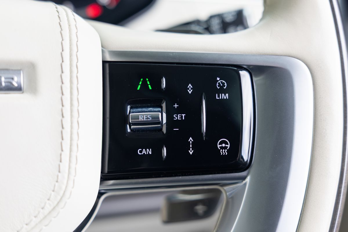 2025 Land Rover Range Rover SV P615 LWB