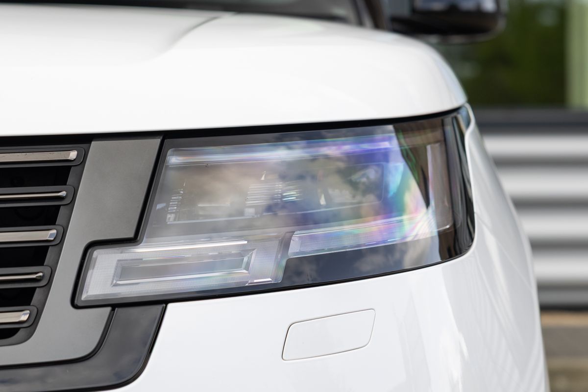 2025 Land Rover Range Rover SV P615 LWB