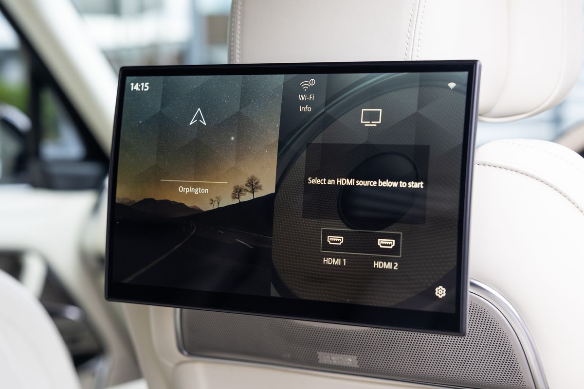 2025 Land Rover Range Rover SV P615 LWB