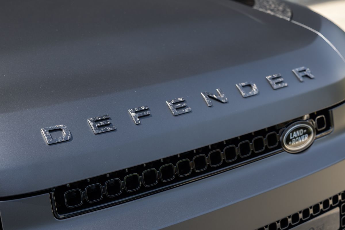 2025 Land Rover Defender 110 OCTA Edition One