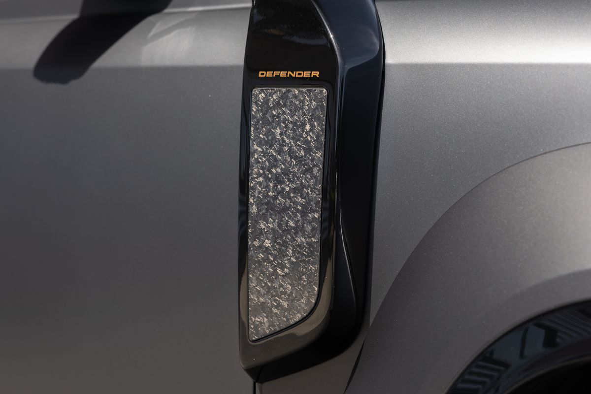 2025 Land Rover Defender 110 OCTA Edition One