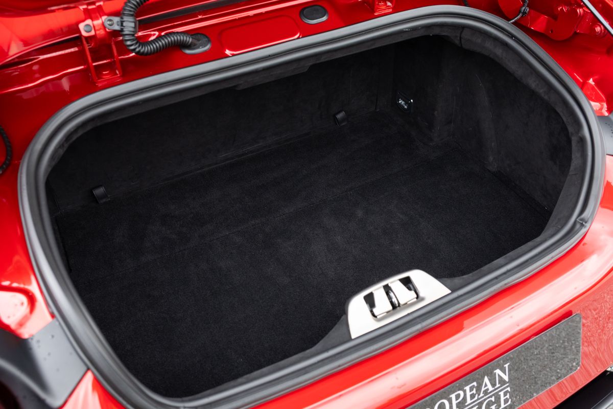 2021 Ferrari 812 GTS