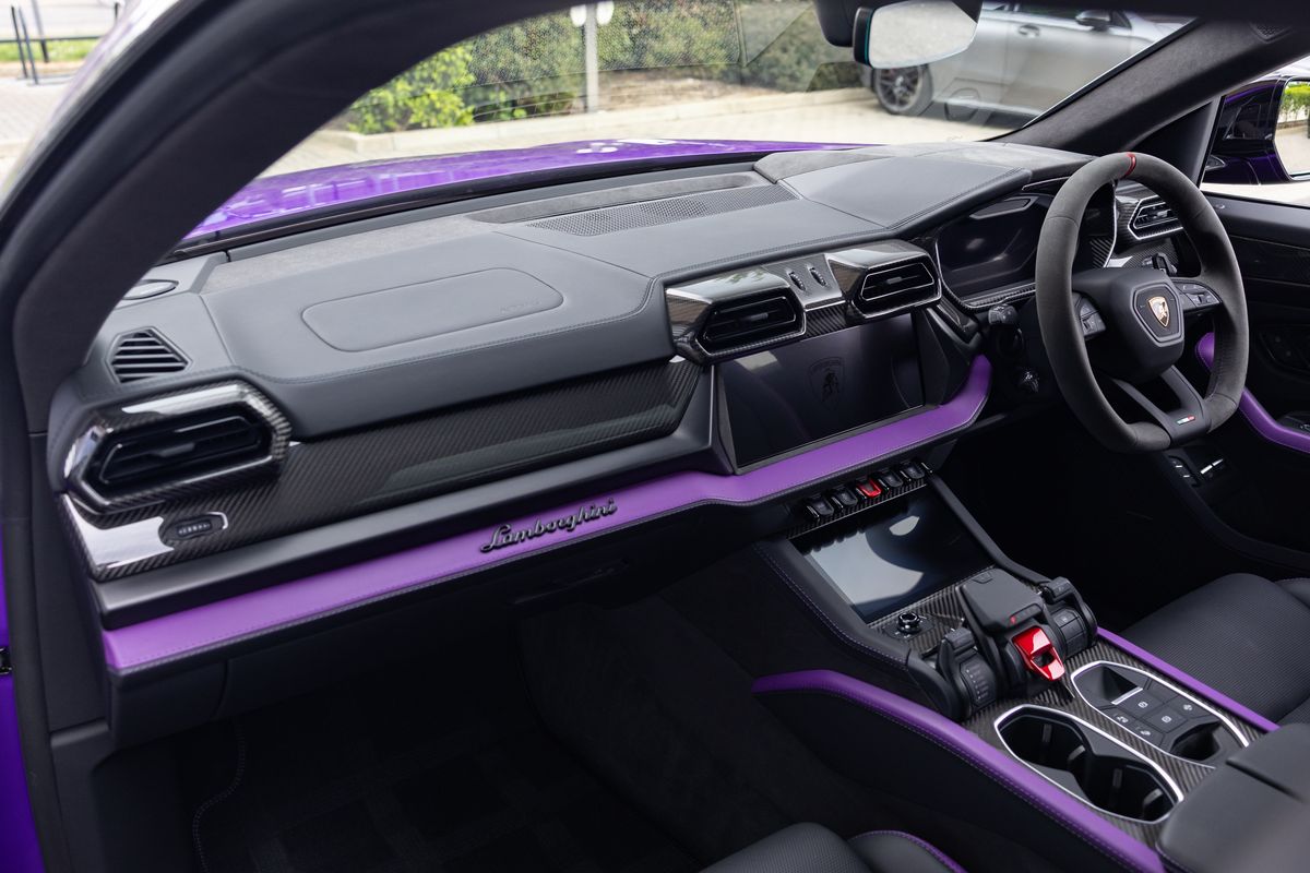 2025 Lamborghini Urus SE