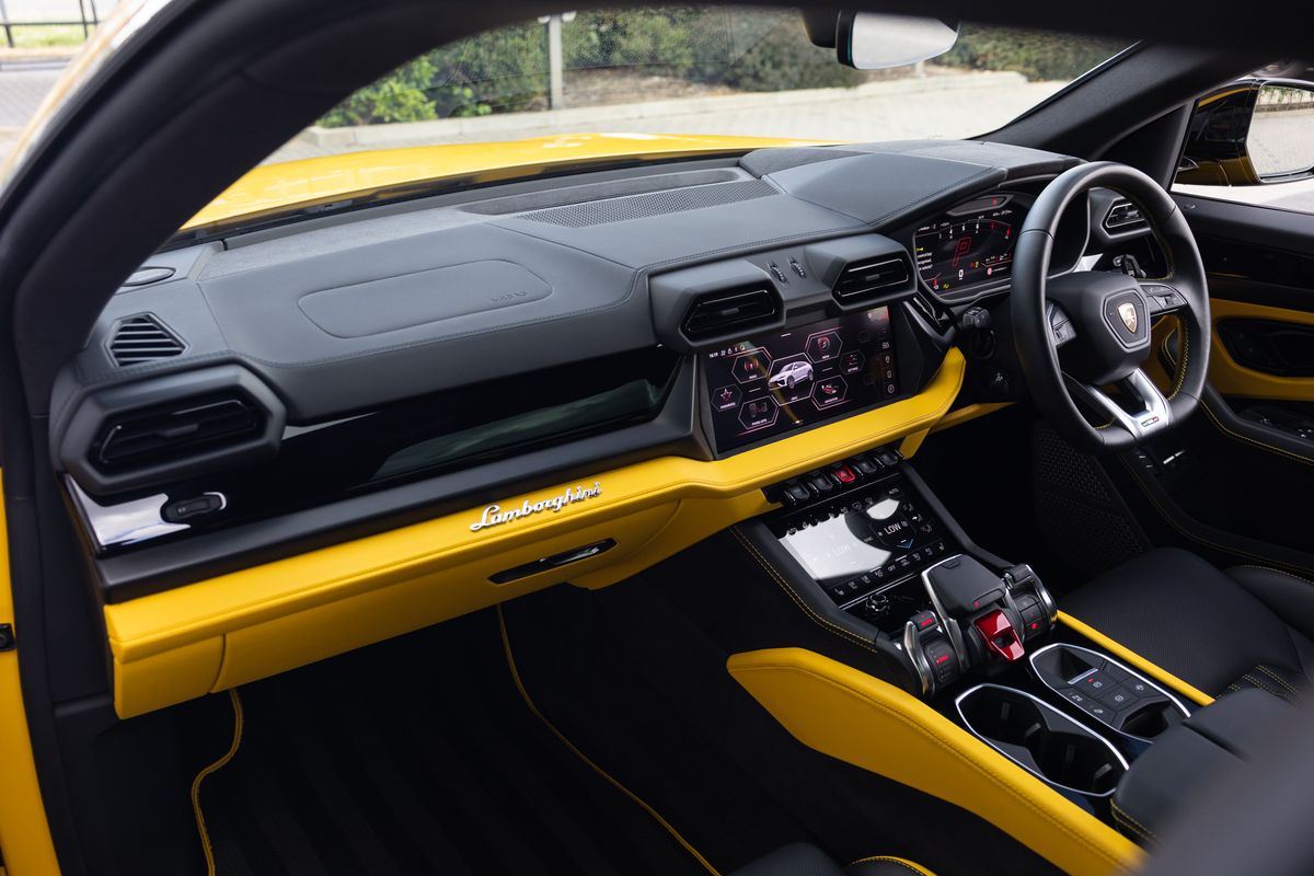 2025 Lamborghini Urus SE