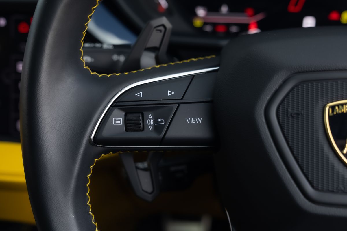 2025 Lamborghini Urus SE