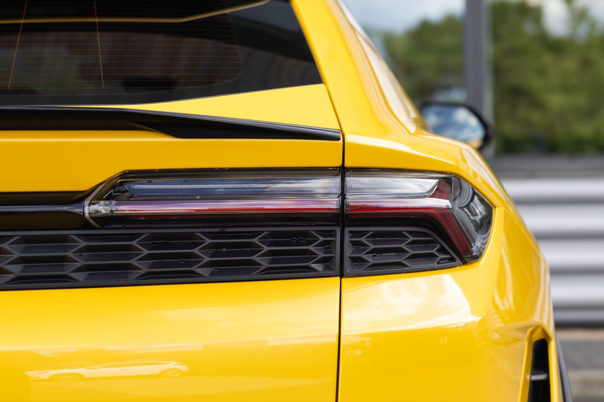 2025 Lamborghini Urus SE