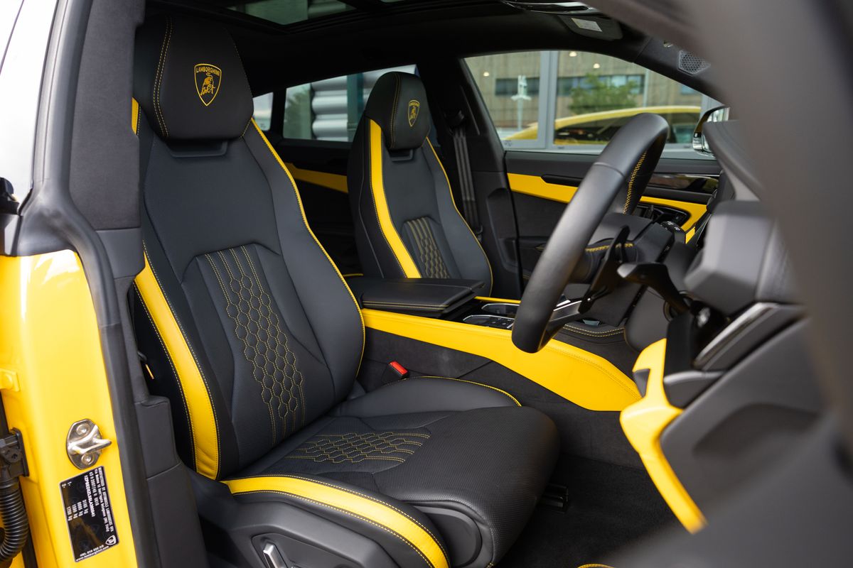 2025 Lamborghini Urus SE