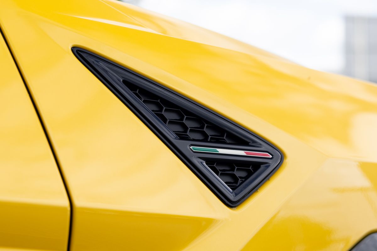 2025 Lamborghini Urus SE