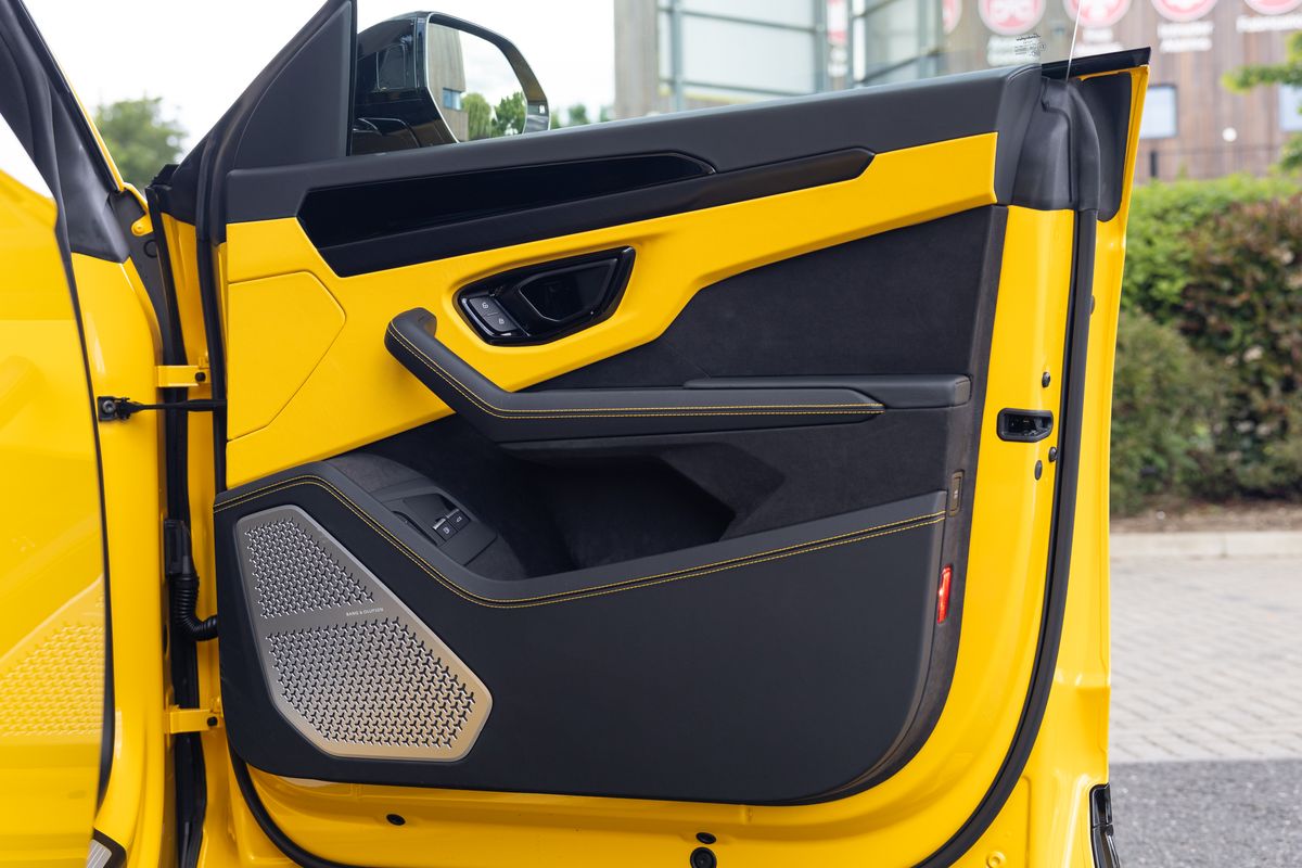 2025 Lamborghini Urus SE