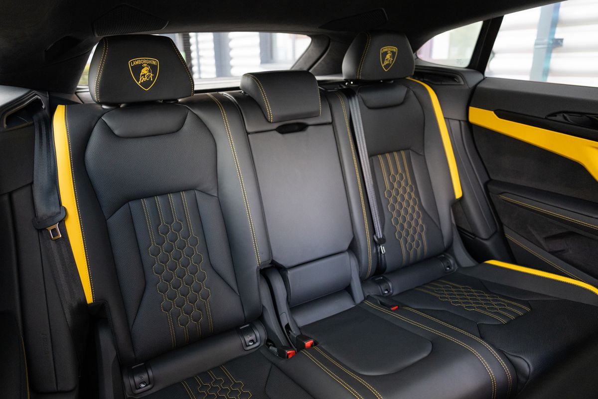 2025 Lamborghini Urus SE
