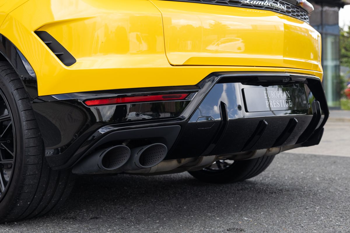 2025 Lamborghini Urus SE