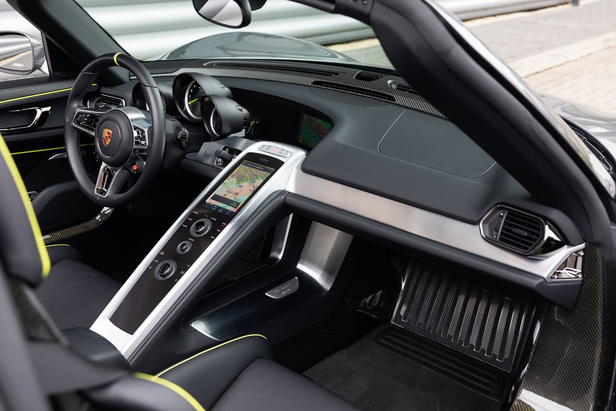 2015 Porsche 918 Spyder