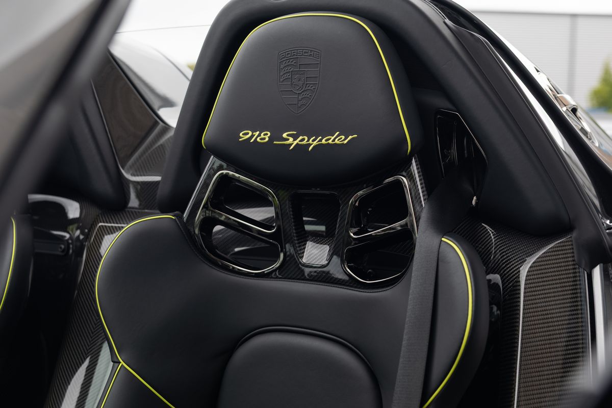 2015 Porsche 918 Spyder