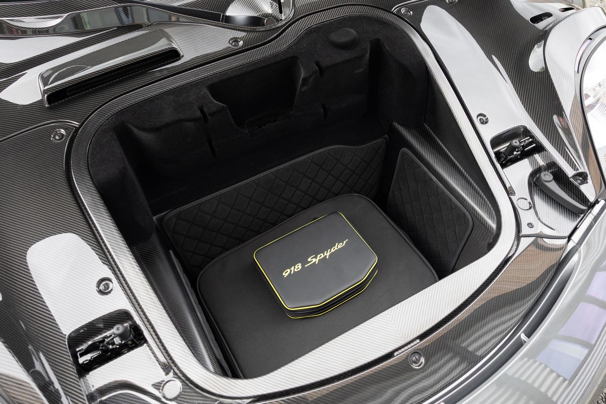 2015 Porsche 918 Spyder