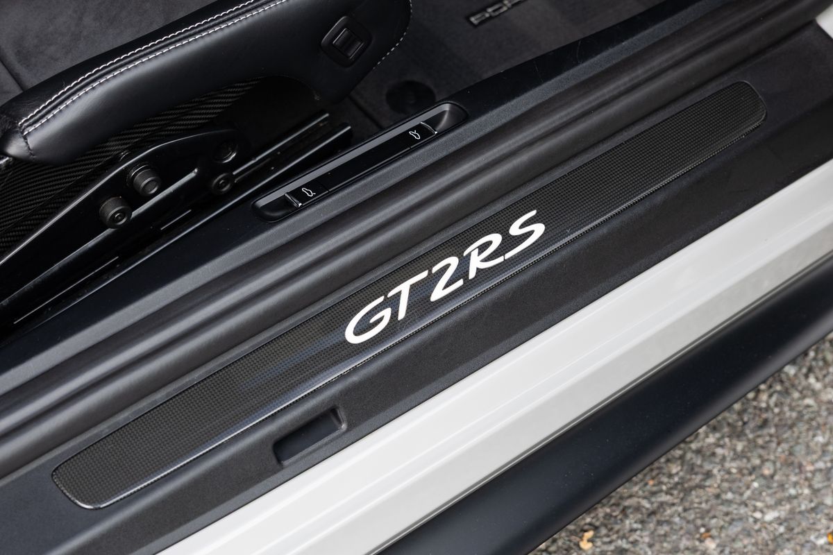 2018 Porsche 911 (991.2) GT2 RS Weissach