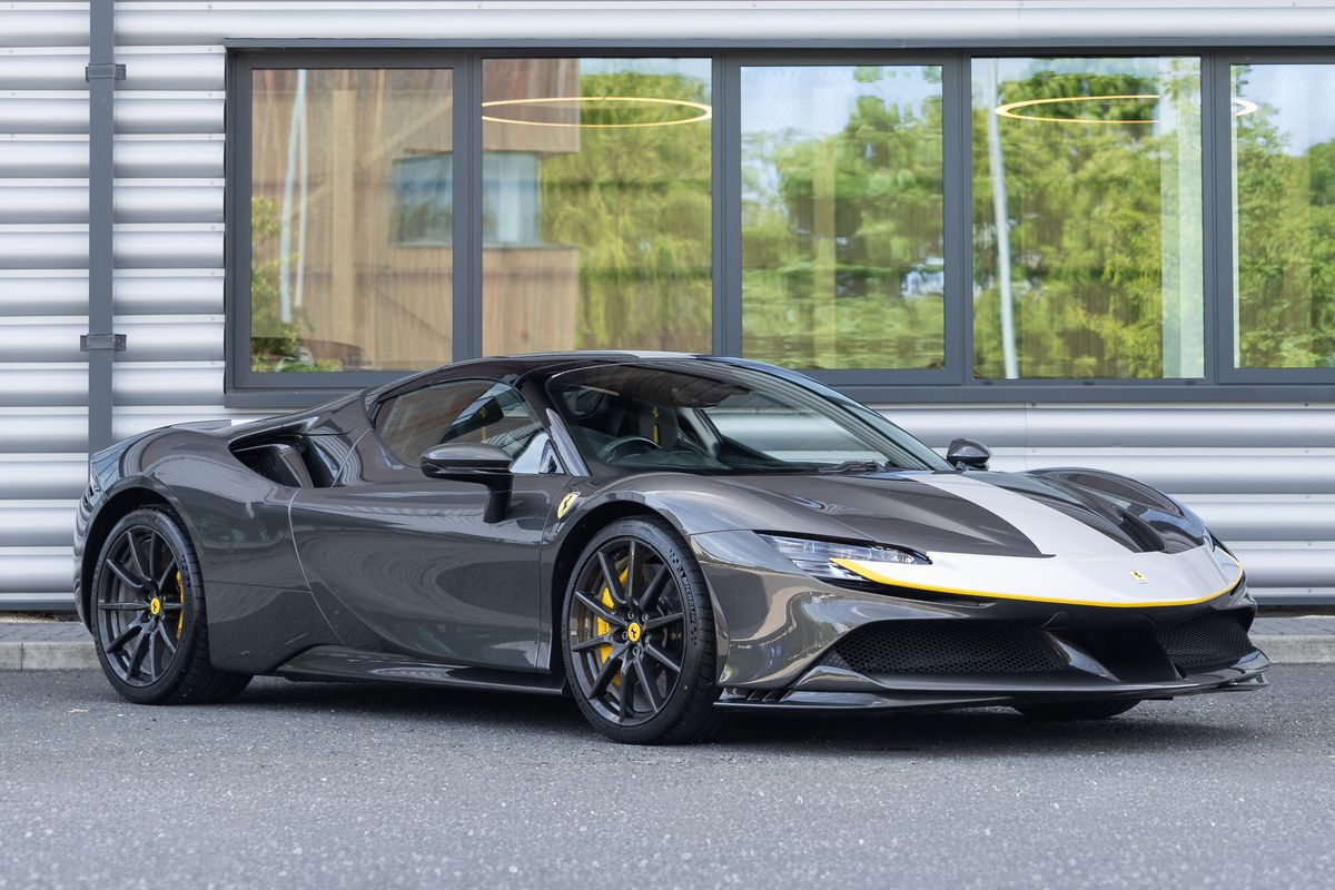 2022 Ferrari SF90 Spider Assetto Fiorano