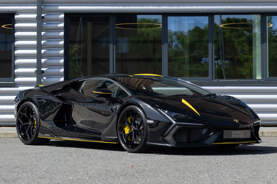 Lamborghini Revuelto