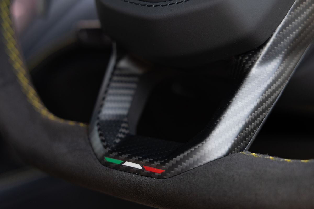 2025 Lamborghini Revuelto