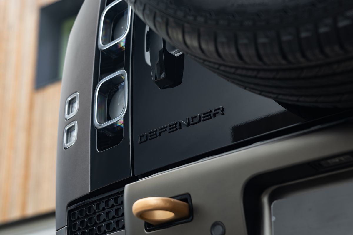 2026 Land Rover Defender 110 OCTA