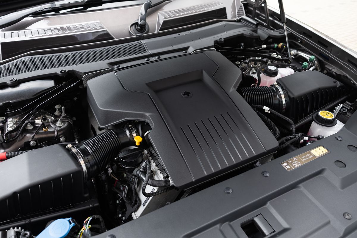 2026 Land Rover Defender 110 OCTA