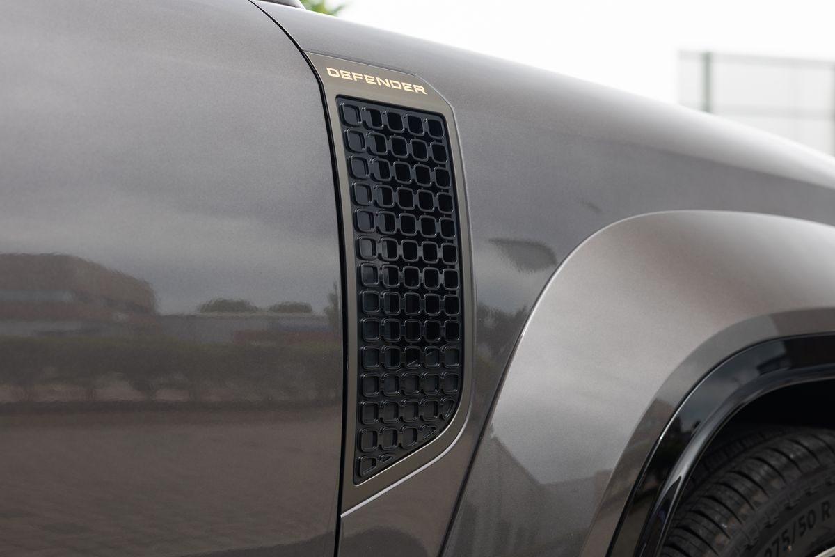 2026 Land Rover Defender 110 OCTA