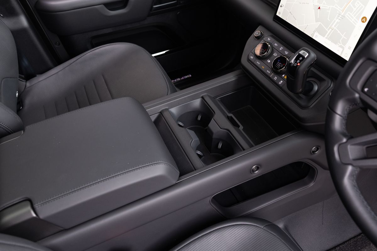 2026 Land Rover Defender 110 OCTA