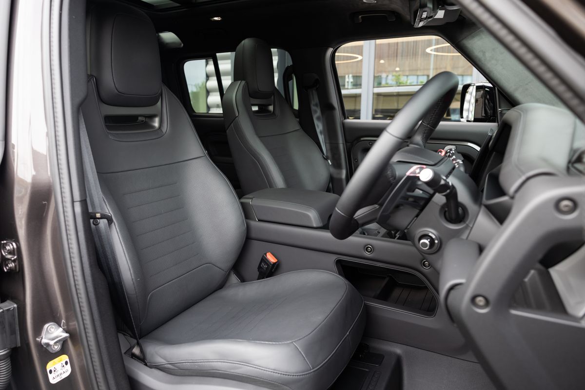 2026 Land Rover Defender 110 OCTA