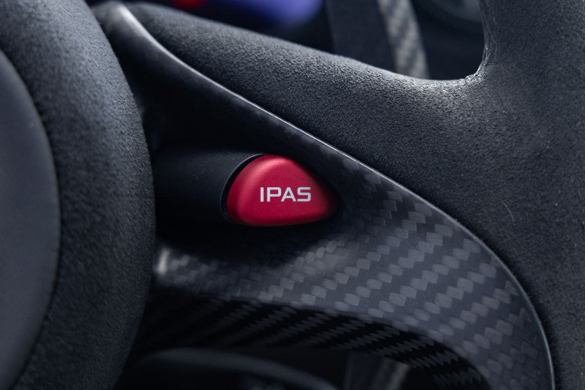 2014 McLaren P1