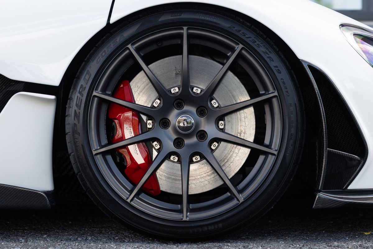 2014 McLaren P1