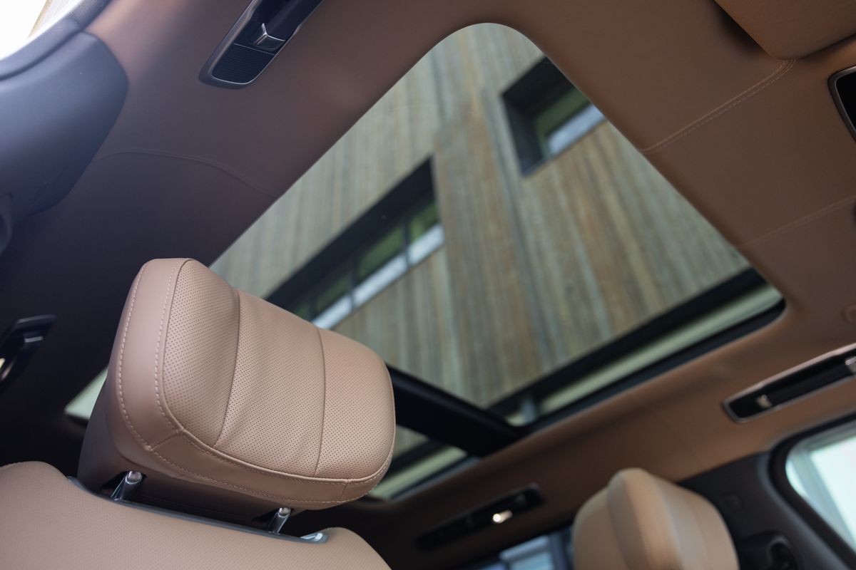 2025 Land Rover Range Rover P400 Autobiography LWB