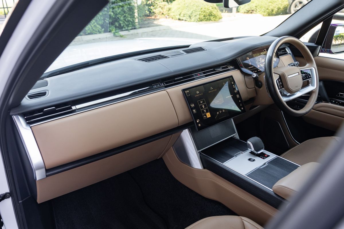 2025 Land Rover Range Rover P400 Autobiography LWB