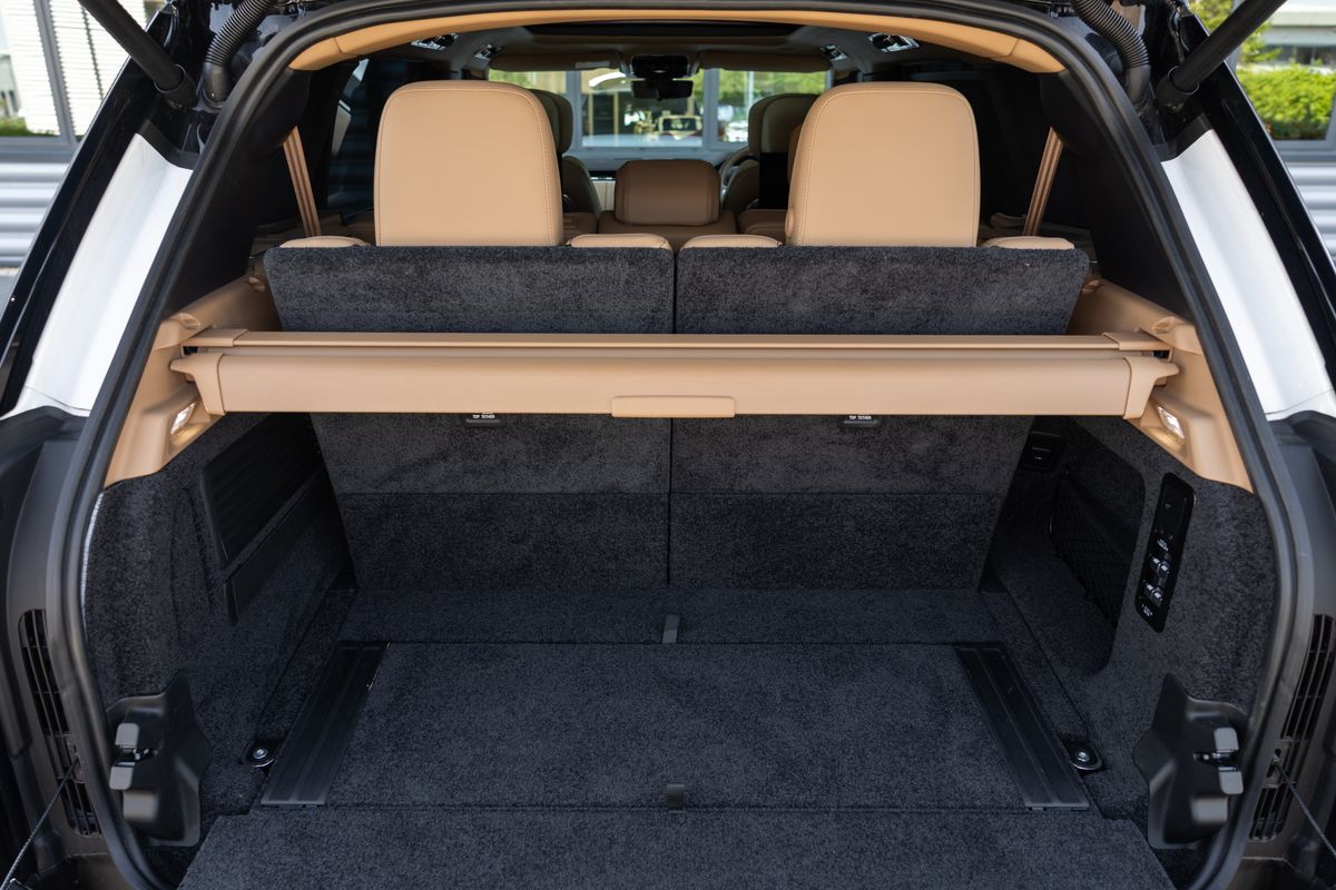 2025 Land Rover Range Rover P400 Autobiography LWB
