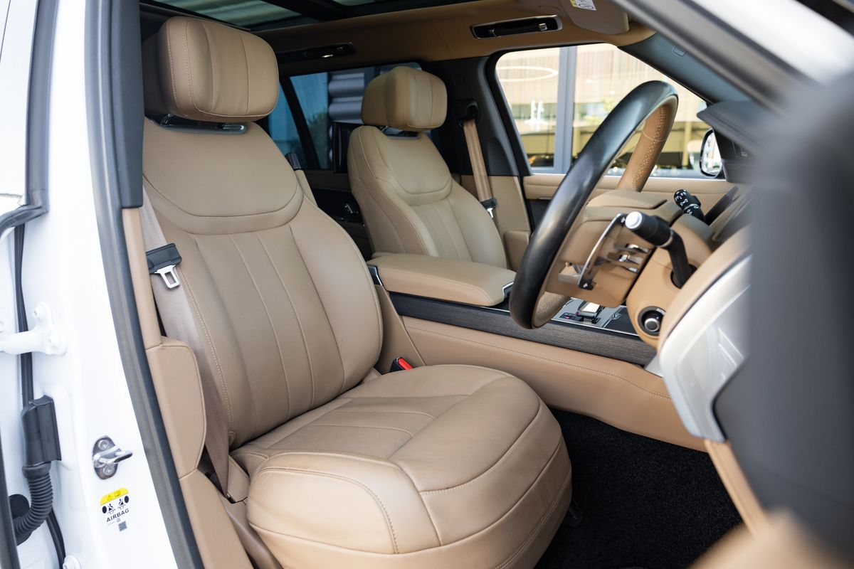 2025 Land Rover Range Rover P400 Autobiography LWB