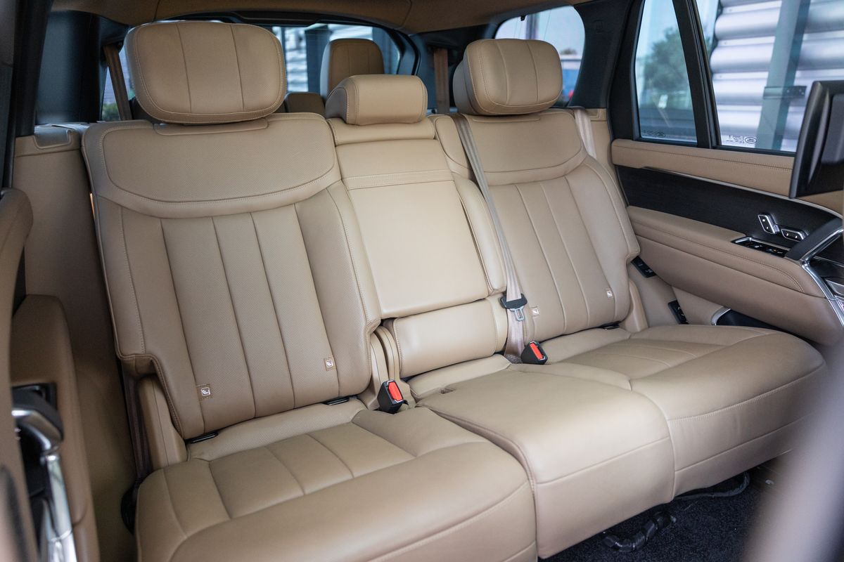 2025 Land Rover Range Rover P400 Autobiography LWB