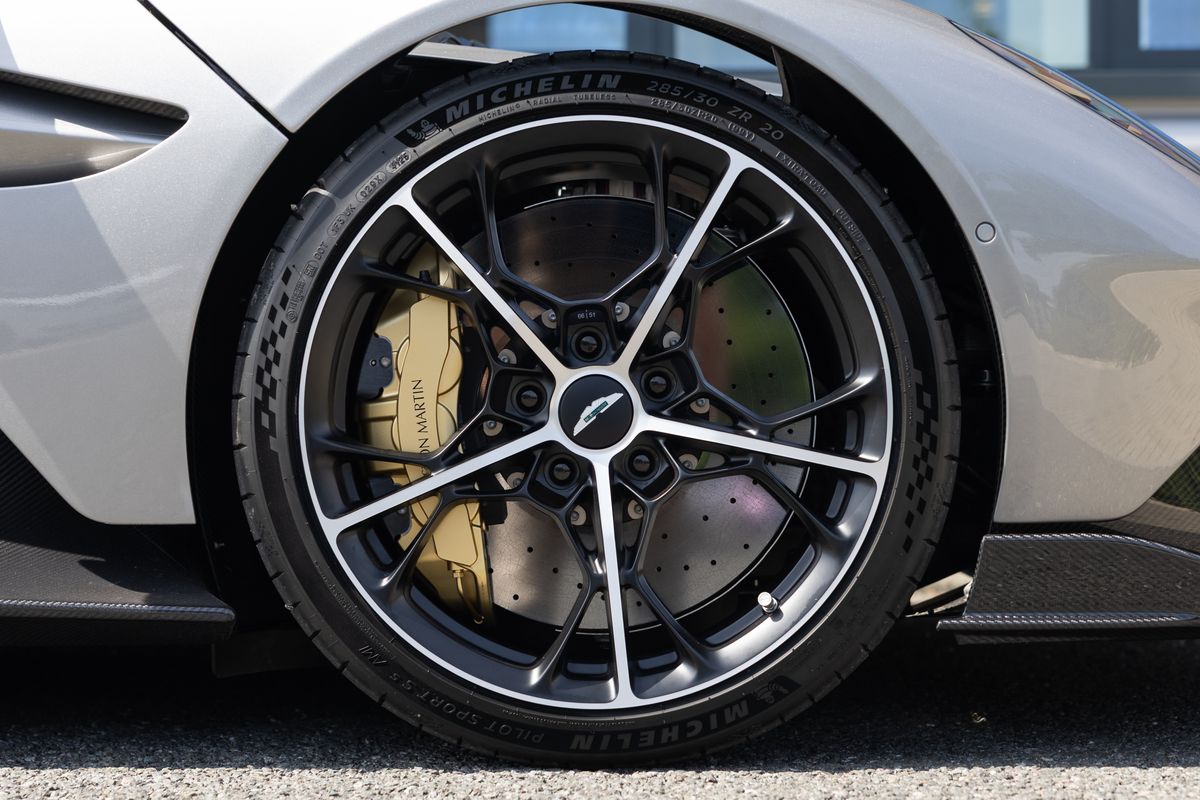 2026 Aston Martin Valhalla