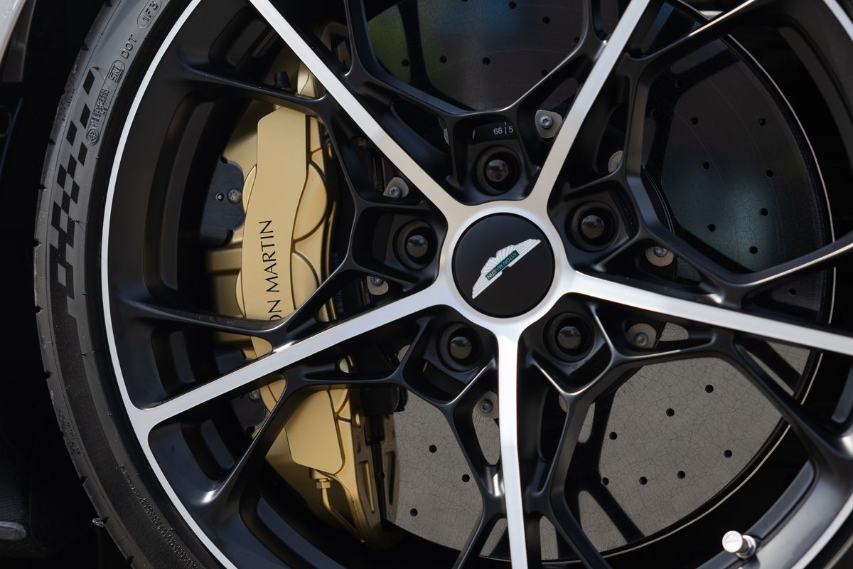 2026 Aston Martin Valhalla