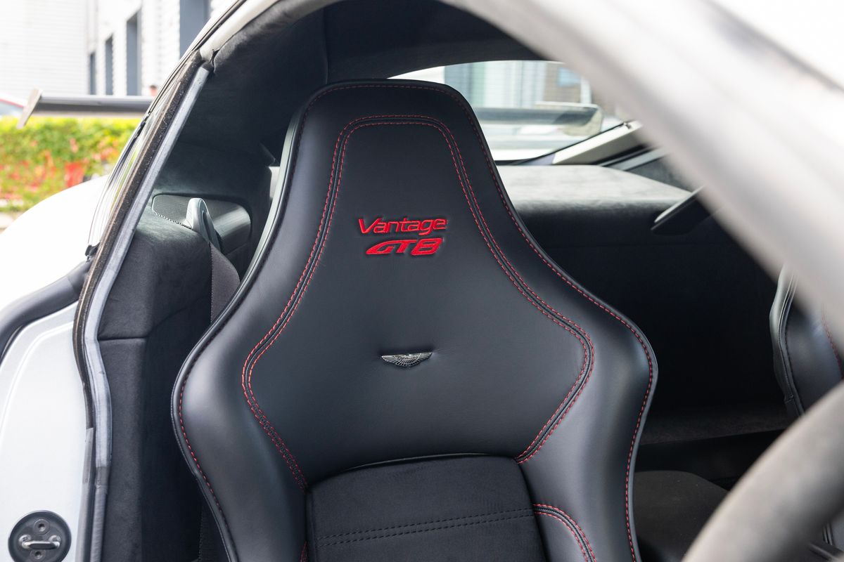 2017 Aston Martin Vantage GT8