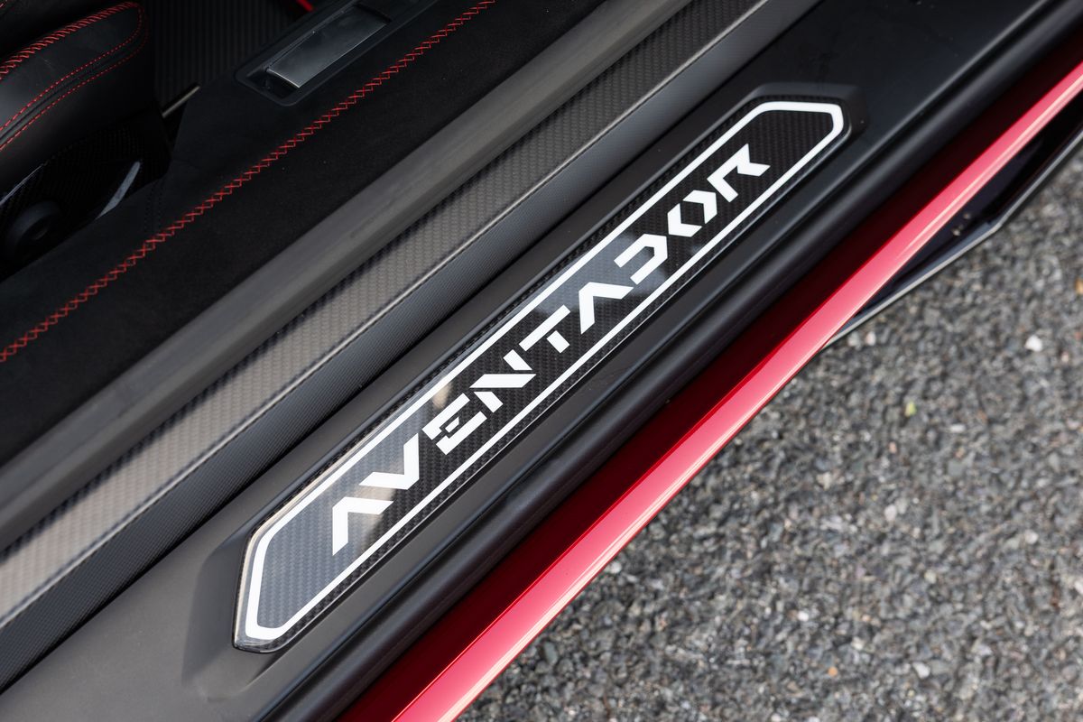 2021 Lamborghini Aventador SVJ Roadster