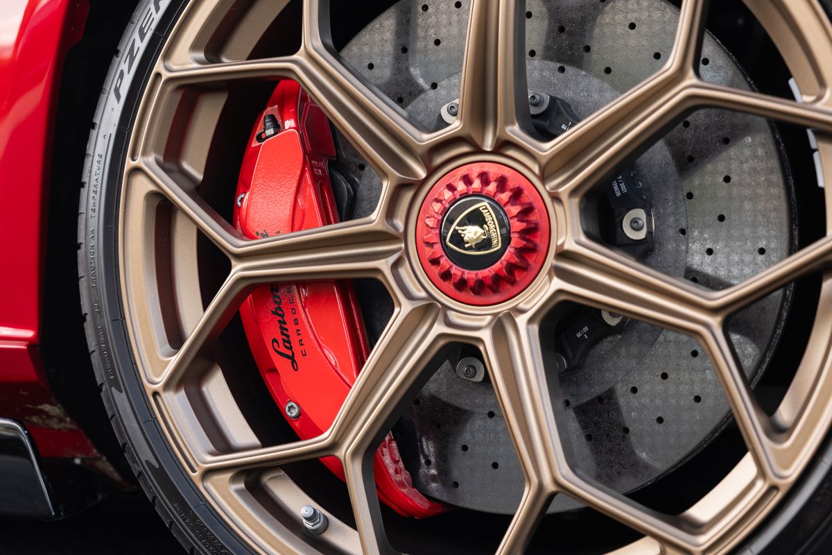 2021 Lamborghini Aventador SVJ Roadster