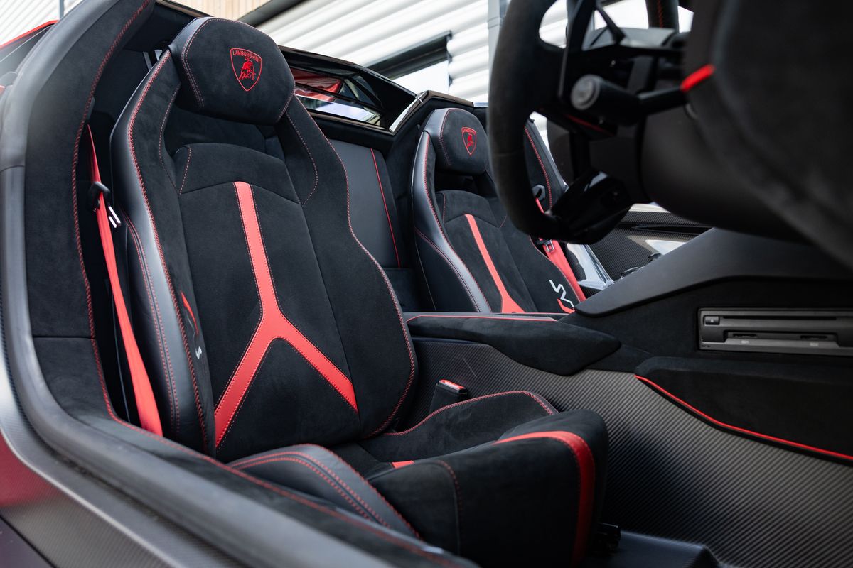 2021 Lamborghini Aventador SVJ Roadster