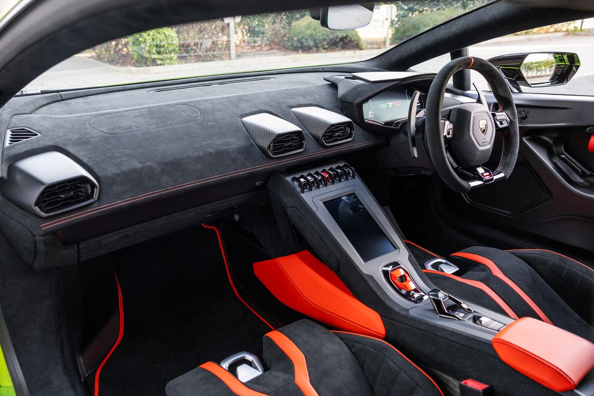2023 Lamborghini Huracán STO