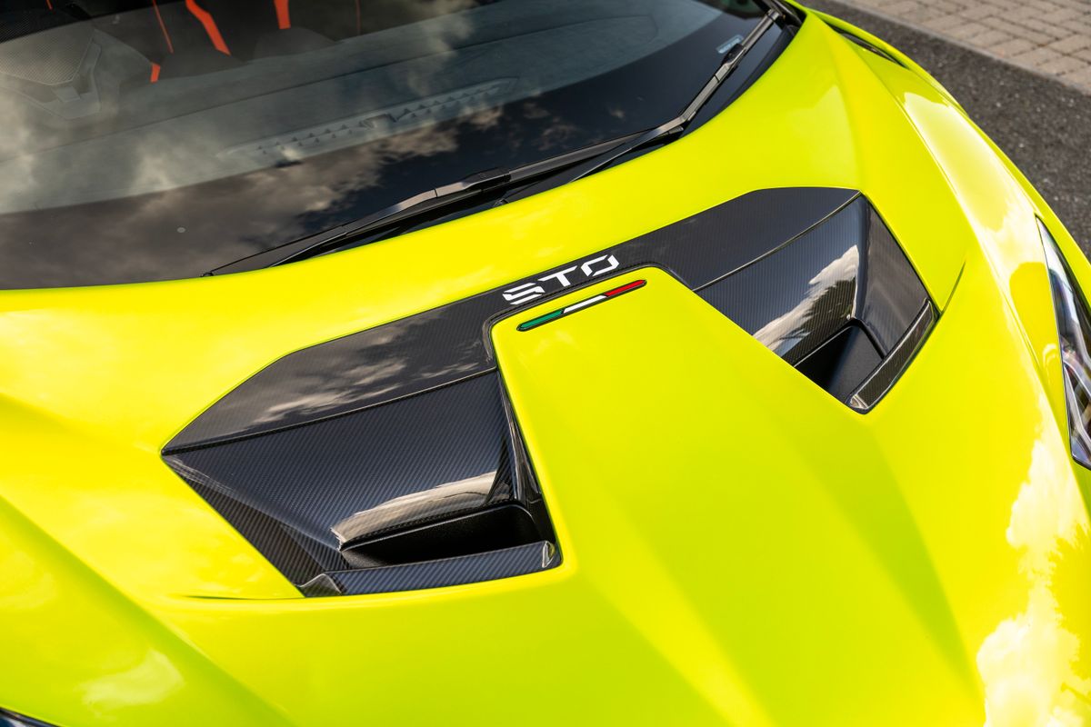 2023 Lamborghini Huracán STO